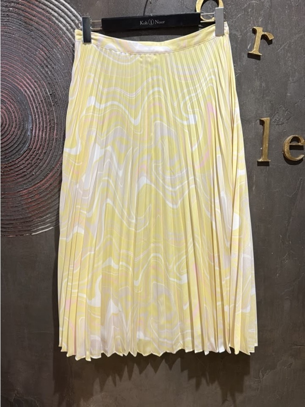 Day Pleated pastel Yellow Marble-Print Midi Skirt Lightweight Feminine Style - Picture 2 of 3